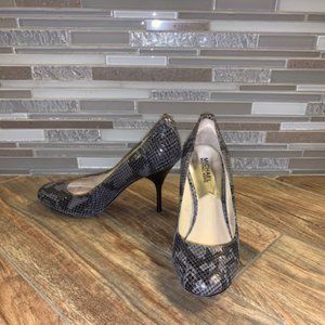 Michael Kors Snakeskin pump